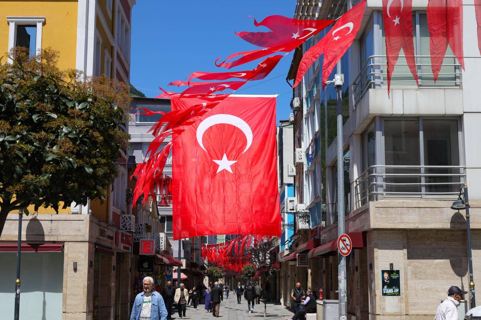 ORDU’DA YER GÖK KIRMIZI BEYAZ